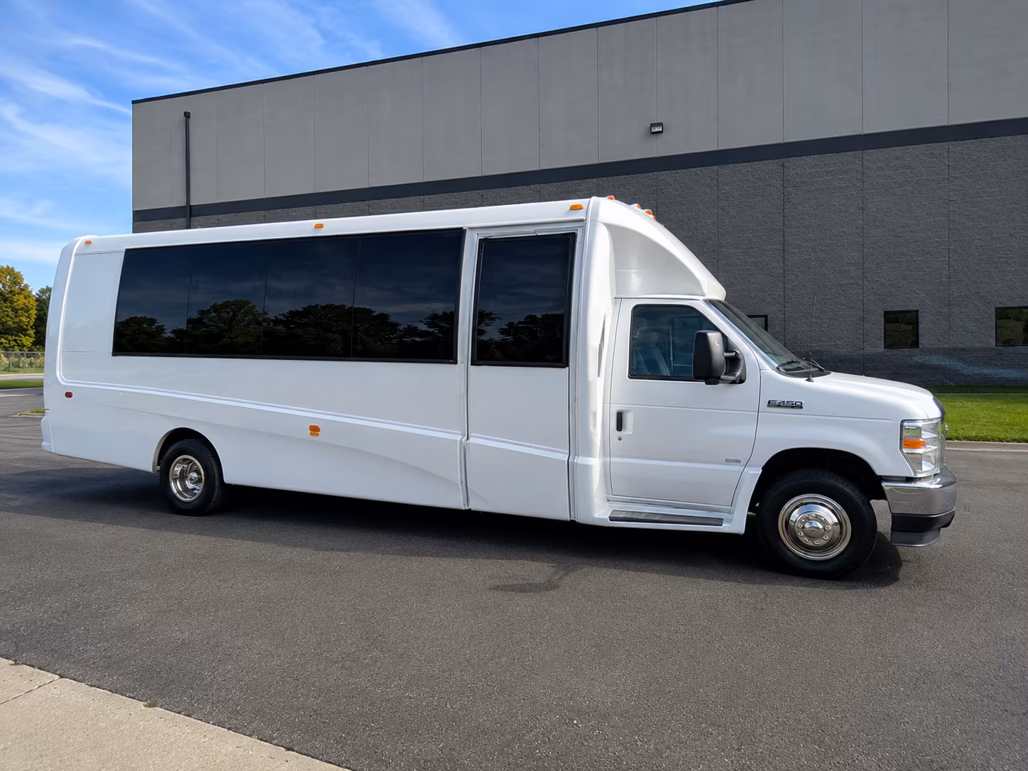 corporate airport transfer buses to salt lake city international airport