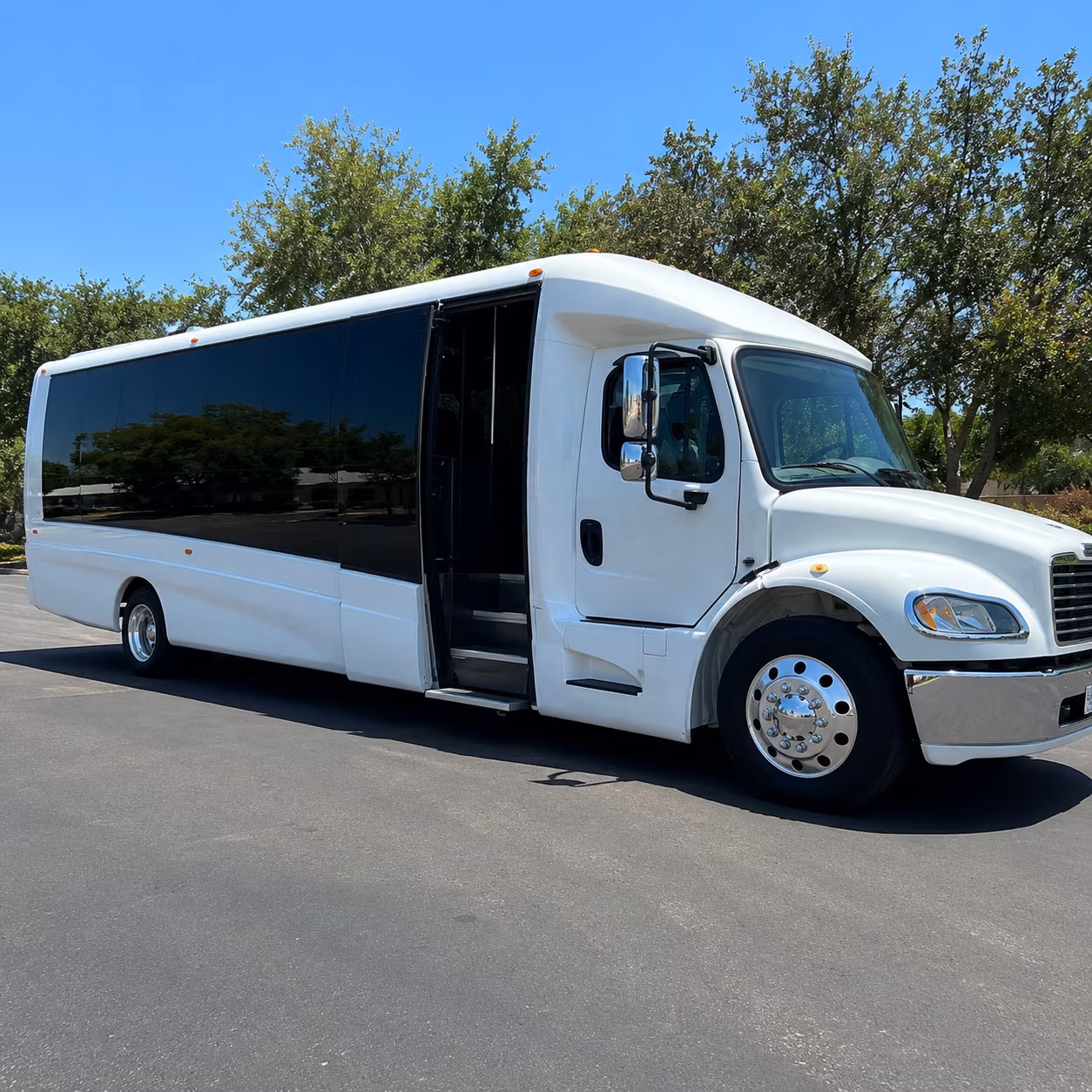 corporate and conference buses serving sandy s business corridor